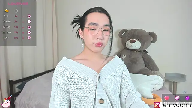 Snapshot of Ren_yoon chatting on October 12, 2025, 2:35 am Ren yoon online show from October 12, 2025, 2:35 am