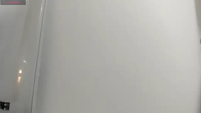 lissetlong69 online show from February 12, 2025, 5:16 pm