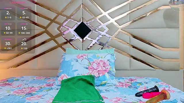 Snapshot of mommywebcam chatting on November 2, 2025, 6:35 pm mommywebcam online show from November 2, 2025, 6:35 pm