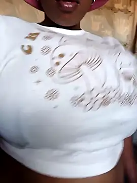 Snapshot of winterqueenx chatting on November 18, 2025, 1:58 pm winterqueenx online show from November 18, 2025, 1:58 pm