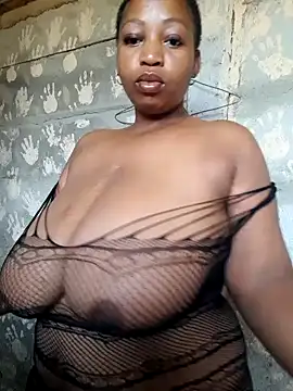 winterqueenx online show from February 11, 2026, 8:03 am