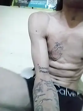 Snapshot of 001HENRYAlejandro chatting on October 31, 2025, 1:13 am 001HENRYAlejandro online show from October 31, 2025, 1:13 am