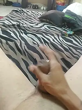 Snapshot of 001HENRYAlejandro chatting on February 3, 2026, 11:32 pm 001HENRYAlejandro online show from February 3, 2026, 11:32 pm