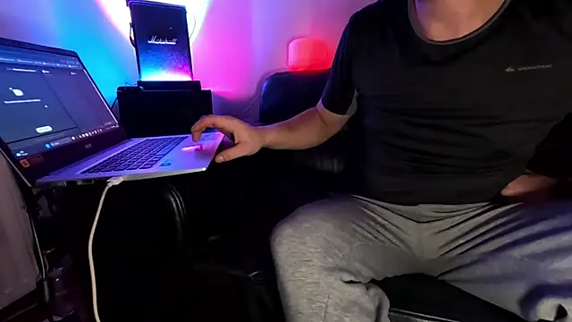 Snapshot of Lucas1andOnly4Girl chatting on January 6, 2025, 3:19 pm Lucas1andOnly4Girl online show from January 6, 2025, 3:19 pm