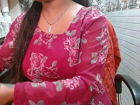 Snapshot of LovingPihu chatting on February 12, 2026, 6:13 am LovingPihu online show from February 12, 2026, 6:13 am