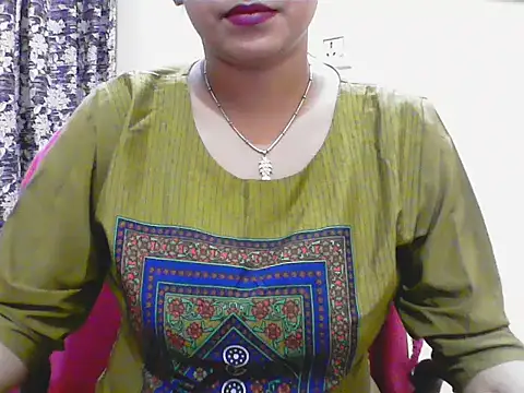 Snapshot of LovingPihu chatting on May 5, 2026, 5:43 am LovingPihu online show from May 5, 2026, 5:43 am