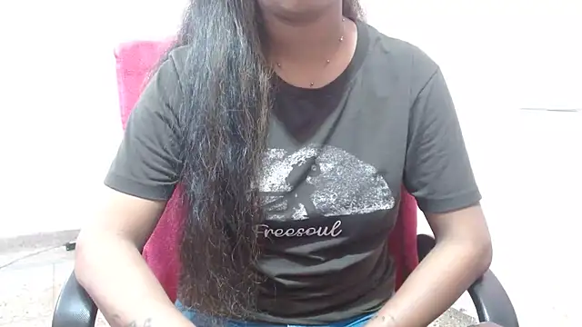 Snapshot of LovingPihu chatting on March 18, 2025, 8:17 am LovingPihu online show from March 18, 2025, 8:17 am