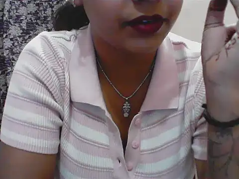 Snapshot of LovingPihu chatting on May 19, 2026, 5:58 am LovingPihu online show from May 19, 2026, 5:58 am