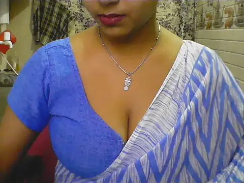 Snapshot of LovingPihu chatting on May 27, 2026, 6:10 am LovingPihu online show from May 27, 2026, 6:10 am