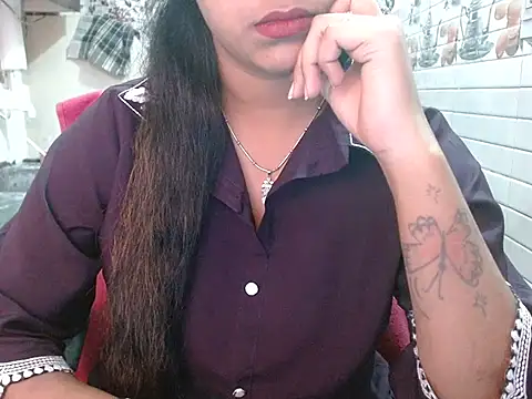 Snapshot of LovingPihu chatting on March 25, 2026, 6:02 am LovingPihu online show from March 25, 2026, 6:02 am