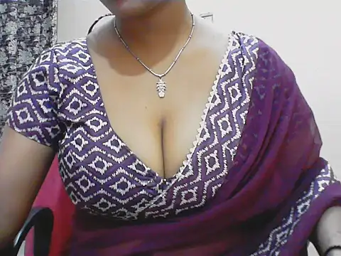 Snapshot of LovingPihu chatting on May 10, 2026, 6:17 am LovingPihu online show from May 10, 2026, 6:17 am