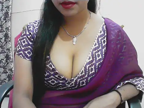 Snapshot of LovingPihu chatting on April 24, 2026, 6:15 am LovingPihu online show from April 24, 2026, 6:15 am