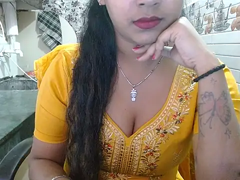 Snapshot of LovingPihu chatting on March 23, 2026, 5:51 am LovingPihu online show from March 23, 2026, 5:51 am