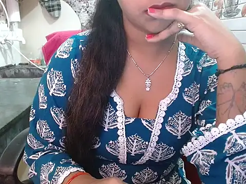 Snapshot of LovingPihu chatting on March 24, 2026, 5:29 am LovingPihu online show from March 24, 2026, 5:29 am