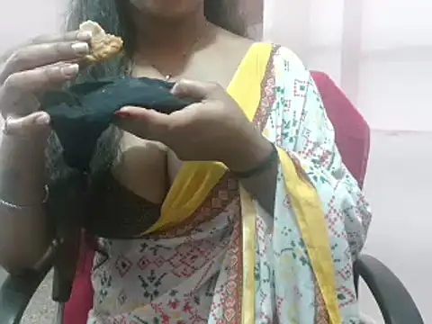 Snapshot of LovingPihu chatting on March 21, 2025, 8:50 am LovingPihu online show from March 21, 2025, 8:50 am