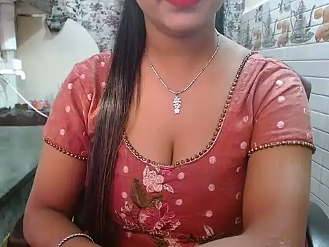 Snapshot of LovingPihu chatting on February 5, 2026, 4:30 am LovingPihu online show from February 5, 2026, 4:30 am