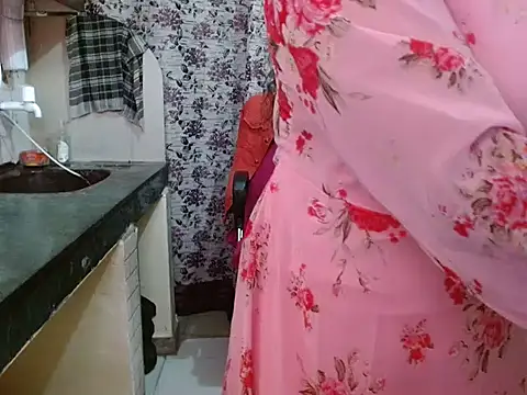 Snapshot of LovingPihu chatting on February 13, 2026, 5:29 am LovingPihu online show from February 13, 2026, 5:29 am