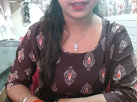 Snapshot of LovingPihu chatting on April 2, 2026, 5:25 am LovingPihu online show from April 2, 2026, 5:25 am