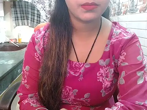 Snapshot of LovingPihu chatting on November 22, 2025, 5:39 am LovingPihu online show from November 22, 2025, 5:39 am