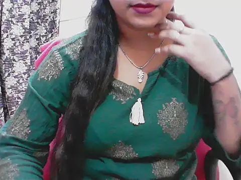 Snapshot of LovingPihu chatting on May 24, 2026, 5:40 am LovingPihu online show from May 24, 2026, 5:40 am