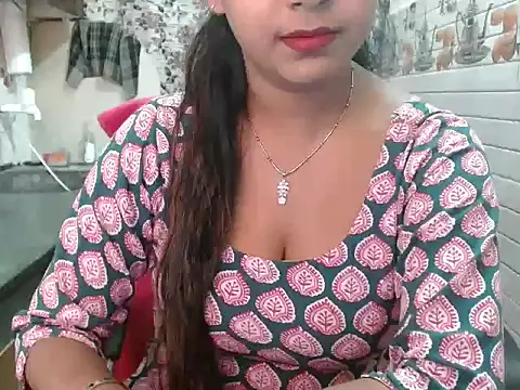 Snapshot of LovingPihu chatting on March 13, 2026, 5:56 am LovingPihu online show from March 13, 2026, 5:56 am