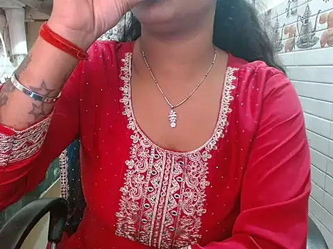 Snapshot of LovingPihu chatting on March 29, 2026, 6:04 am LovingPihu online show from March 29, 2026, 6:04 am