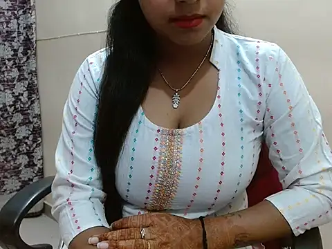 Snapshot of LovingPihu chatting on April 14, 2026, 5:12 am LovingPihu online show from April 14, 2026, 5:12 am
