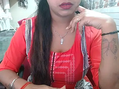 Snapshot of LovingPihu chatting on April 5, 2026, 4:41 am LovingPihu online show from April 5, 2026, 4:41 am