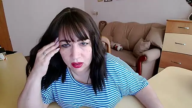 Snapshot of Lucretia_Goldi_ chatting on May 6, 2026, 11:36 am Lucretia Goldi online show from May 6, 2026, 11:36 am