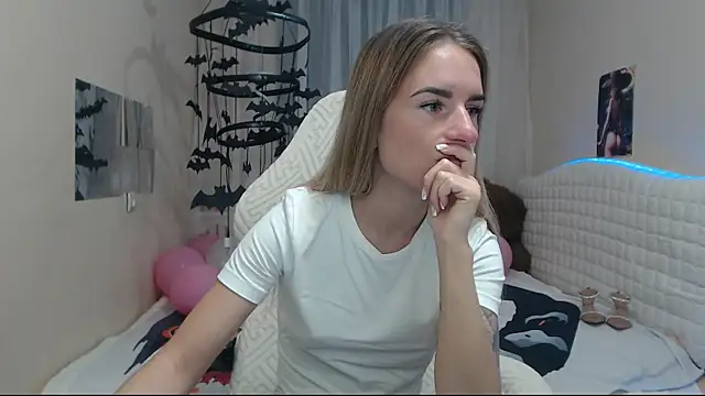 DeboraHorny online show from October 20, 2025, 6:04 am