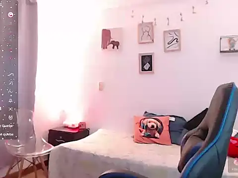 emmily castro online show from November 14, 2025, 1:48 pm