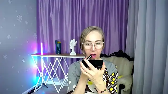 Snapshot of queen_a_n_i chatting on November 2, 2025, 10:42 am queen a n i online show from November 2, 2025, 10:42 am