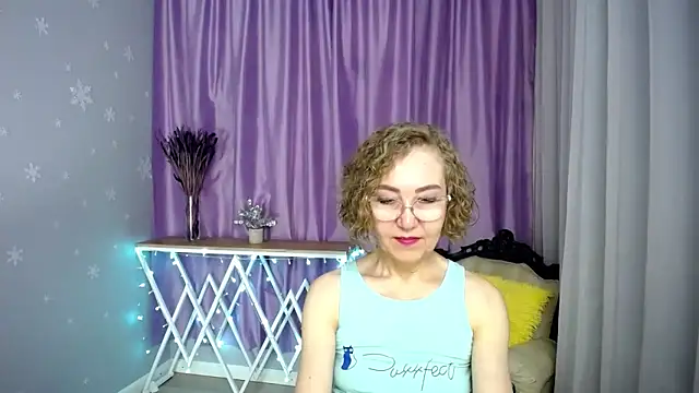 queen a n i online show from May 16, 2026, 10:47 am