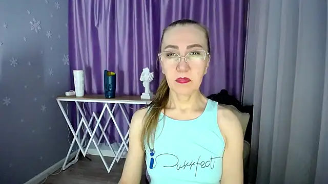 Snapshot of queen_a_n_i chatting on February 1, 2025, 11:53 am queen a n i online show from February 1, 2025, 11:53 am