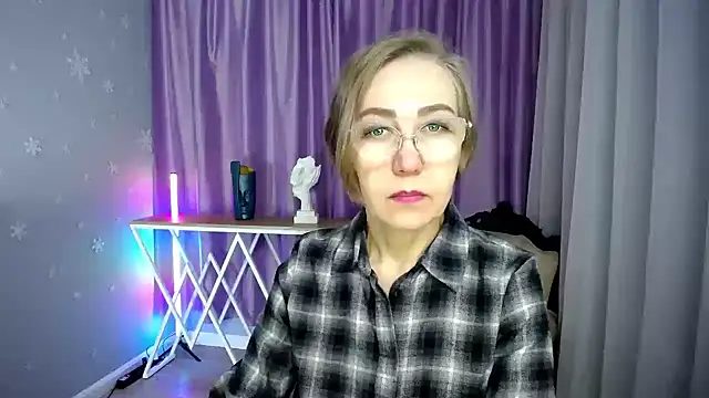 Snapshot of queen_a_n_i chatting on October 23, 2025, 9:52 am queen a n i online show from October 23, 2025, 9:52 am