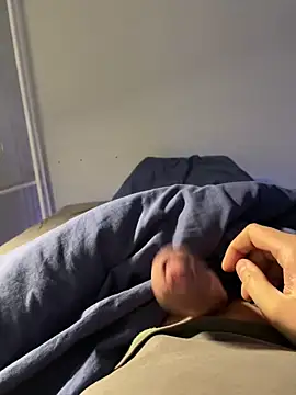 Snapshot of alonglongdidong chatting on March 17, 2026, 11:08 pm alonglongdidong online show from March 17, 2026, 11:08 pm