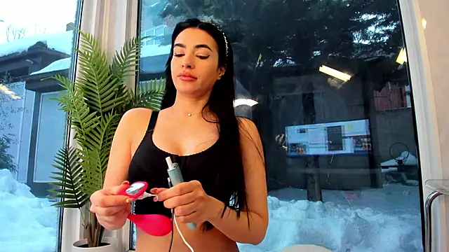 Snapshot of Naila18 chatting on February 23, 2026, 5:19 am Naila18 online show from February 23, 2026, 5:19 am