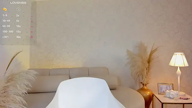 Snapshot of GraceCartier chatting on December 4, 2025, 10:09 pm GraceCartier online show from December 4, 2025, 10:09 pm