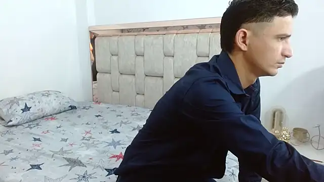 Snapshot of AlexAndCass chatting on January 7, 2025, 10:41 pm AlexAndCass online show from January 7, 2025, 10:41 pm