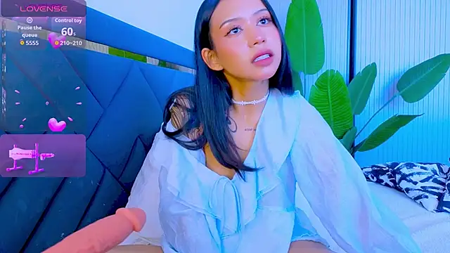 Snapshot of Mia_Tin chatting on April 20, 2026, 8:28 am Mia Tin online show from April 20, 2026, 8:28 am