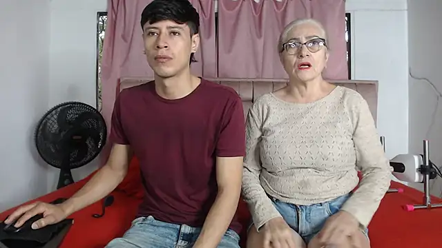 Snapshot of Sexytaty2022 chatting on March 7, 2026, 12:43 pm Sexytaty2022 online show from March 7, 2026, 12:43 pm