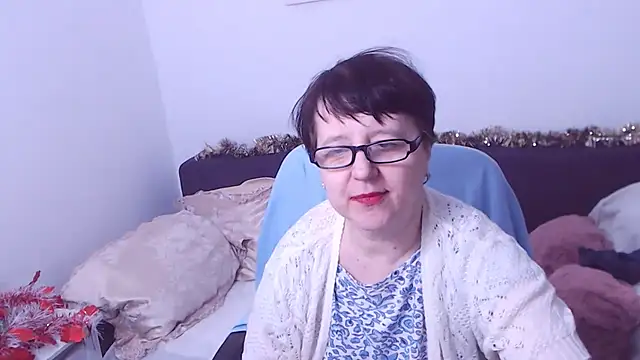 Snapshot of ChristaRose chatting on December 15, 2025, 2:17 am ChristaRose online show from December 15, 2025, 2:17 am