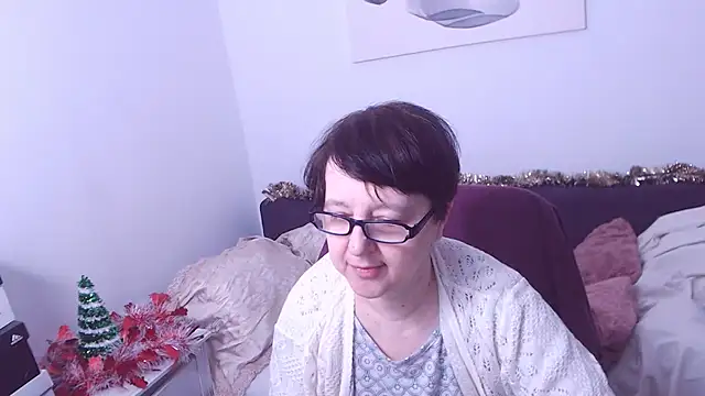 Snapshot of ChristaRose chatting on December 19, 2025, 7:49 pm ChristaRose online show from December 19, 2025, 7:49 pm