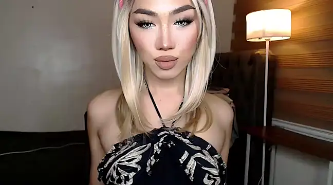 Snapshot of Local_Hoelyx chatting on March 2, 2025, 7:21 am Local Hoelyx online show from March 2, 2025, 7:21 am