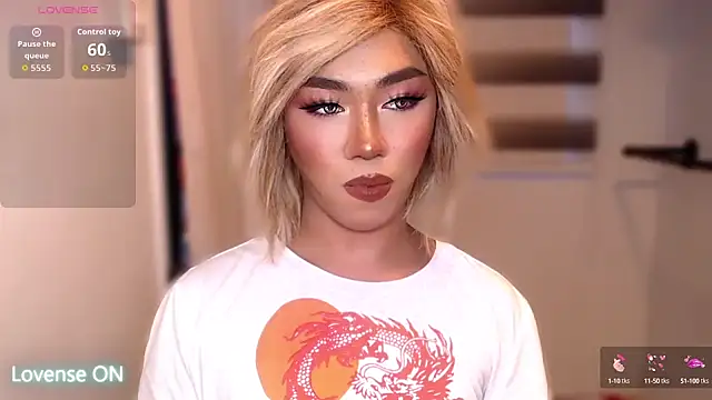 Snapshot of Local_Hoelyx chatting on October 9, 2025, 6:03 am Local Hoelyx online show from October 9, 2025, 6:03 am