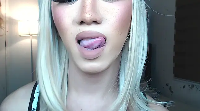 Snapshot of Local_Hoelyx chatting on March 22, 2025, 12:25 pm Local Hoelyx online show from March 22, 2025, 12:25 pm