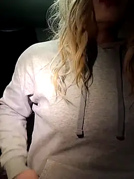 Snapshot of LittleblondeTS chatting on March 14, 2026, 3:29 pm LittleblondeTS online show from March 14, 2026, 3:29 pm