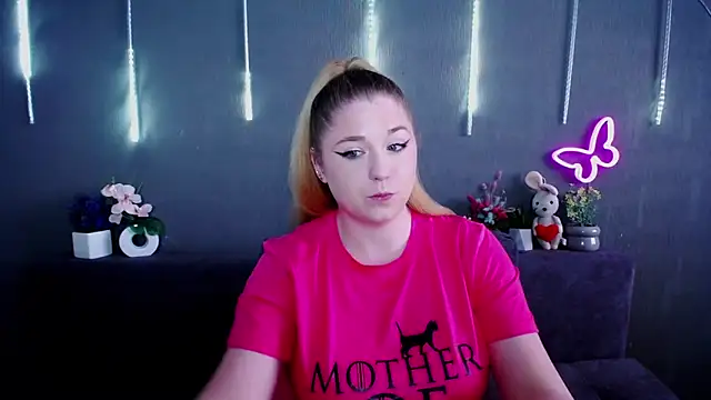 JessikaDaniel online show from April 14, 2026, 6:51 am