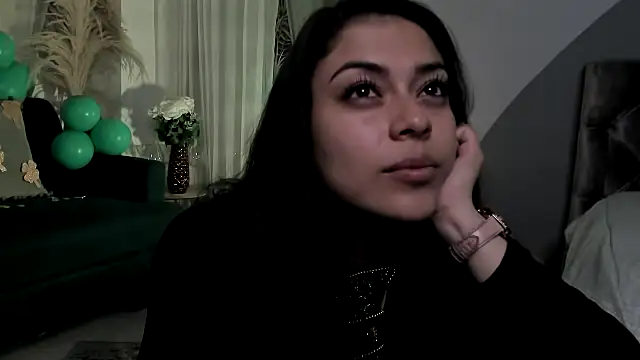 Snapshot of Nicolle_W chatting on March 18, 2025, 12:06 pm Nicolle W online show from March 18, 2025, 12:06 pm