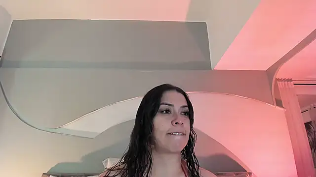 Snapshot of Nicolle_W chatting on October 8, 2025, 11:45 am Nicolle W online show from October 8, 2025, 11:45 am